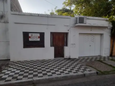 Vendo casa en el thompson, se acepta permuta