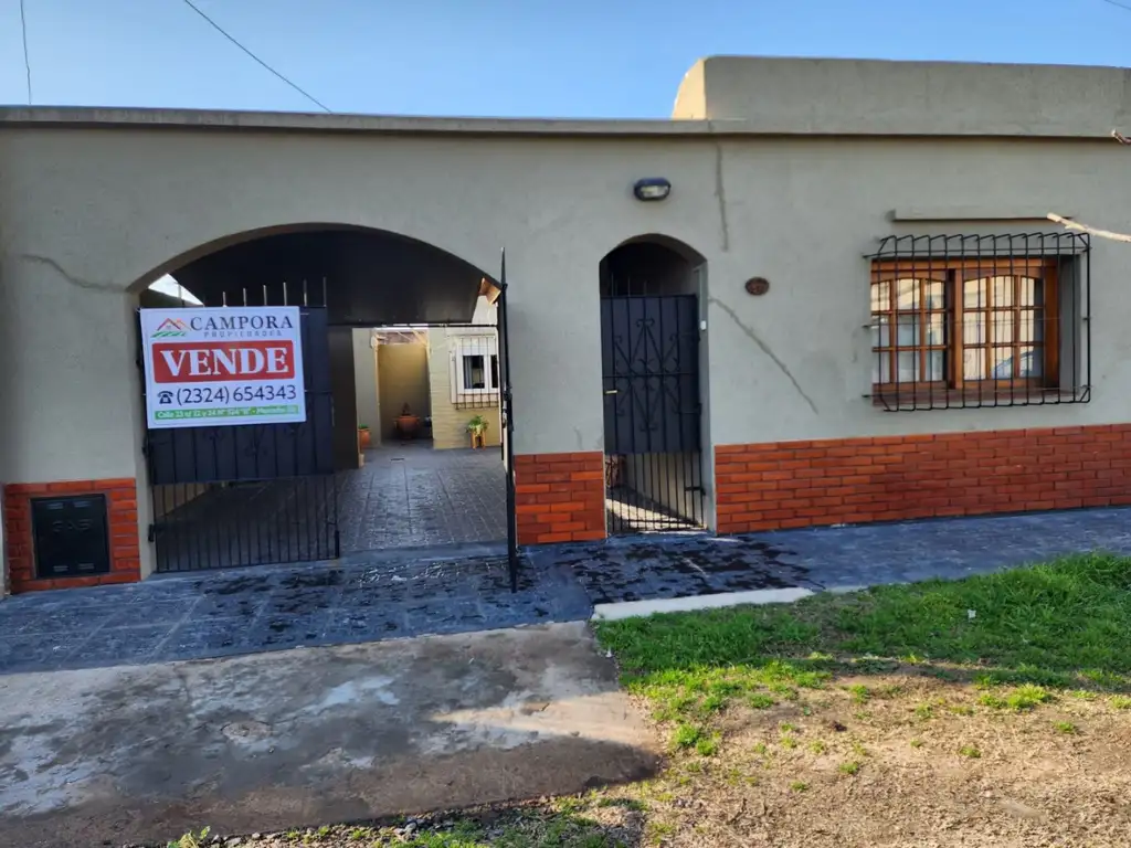 PRECIOSA CASA A LA VENTA EN LA CIUDAD DE MERCEDES