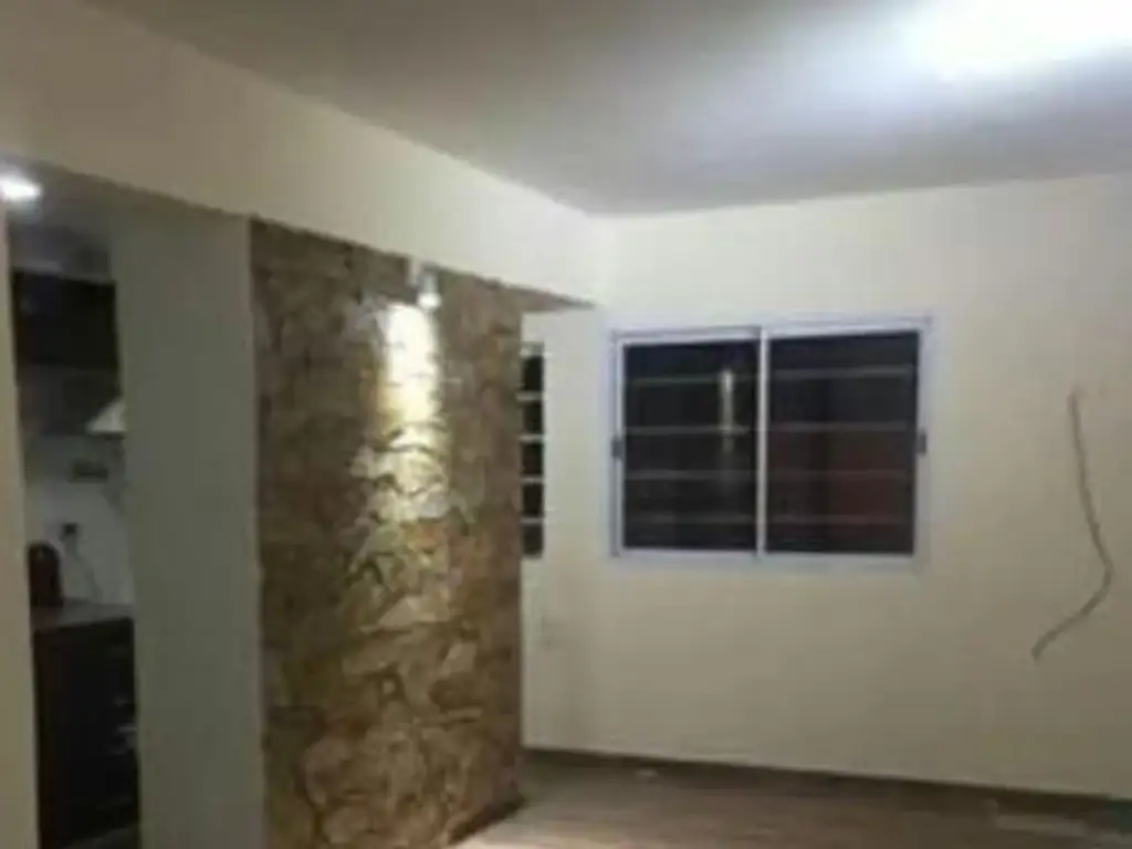 Departamento en venta - 3 dormitorios 1 baño - Cochera - 100mts2 - Villa Elvira, La Plata