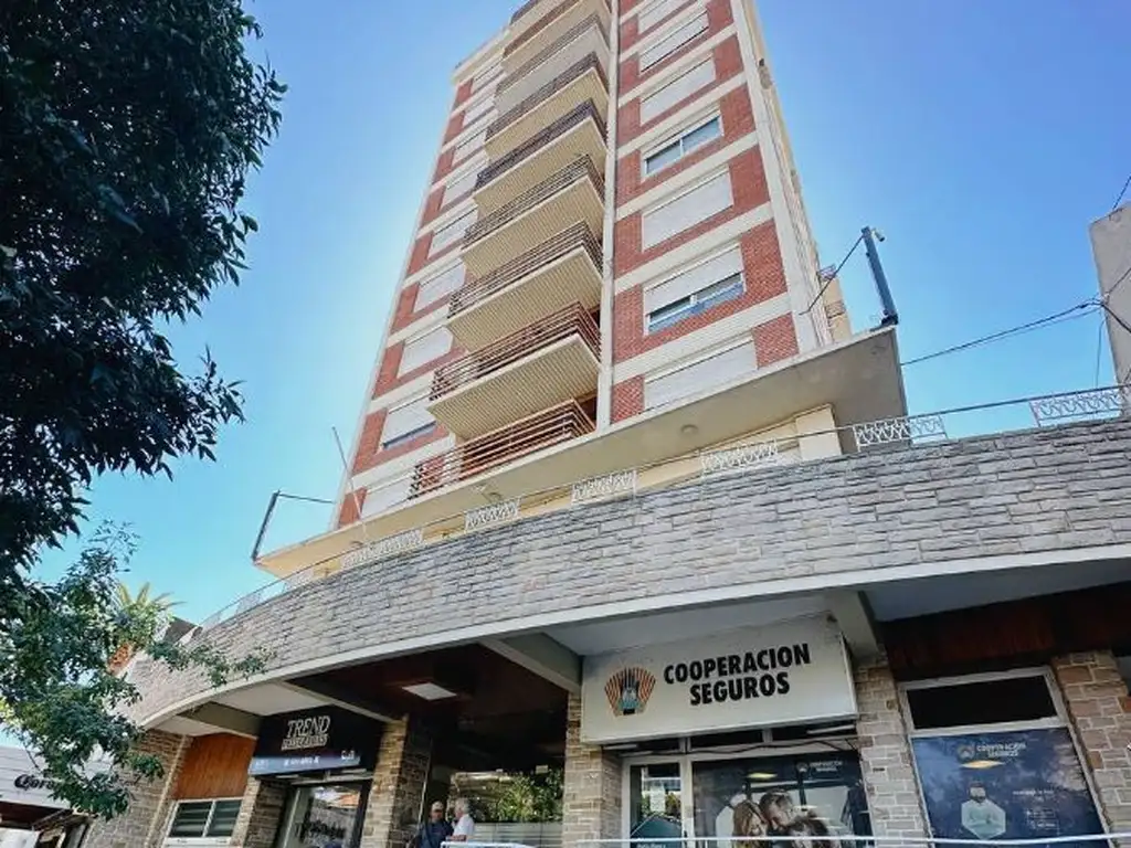 Departamento en venta de 2 dormitorios c/ cochera en Centro