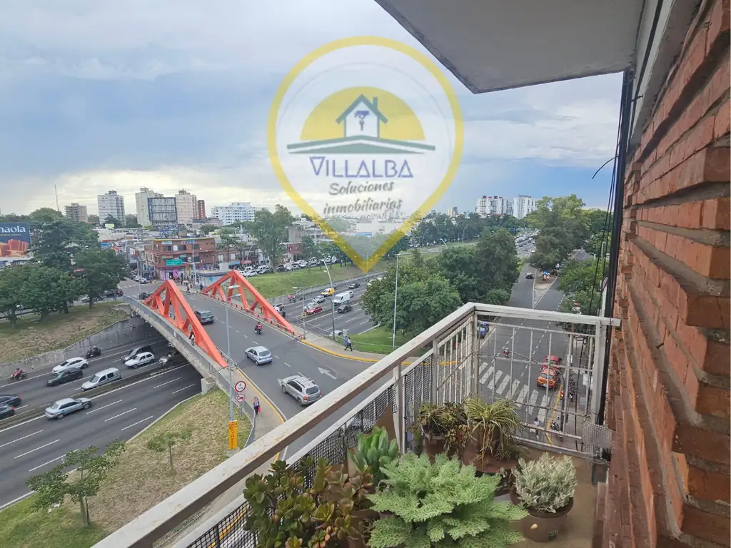 VENTA- Departamento 3 ambientes- excelente estado- Con balcón al frente- Apto Profesional