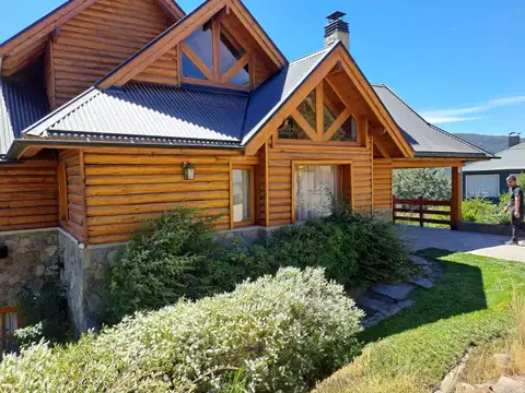 Chalet en venta de 3 dormitorios c/ cochera en San Martin de los Andes