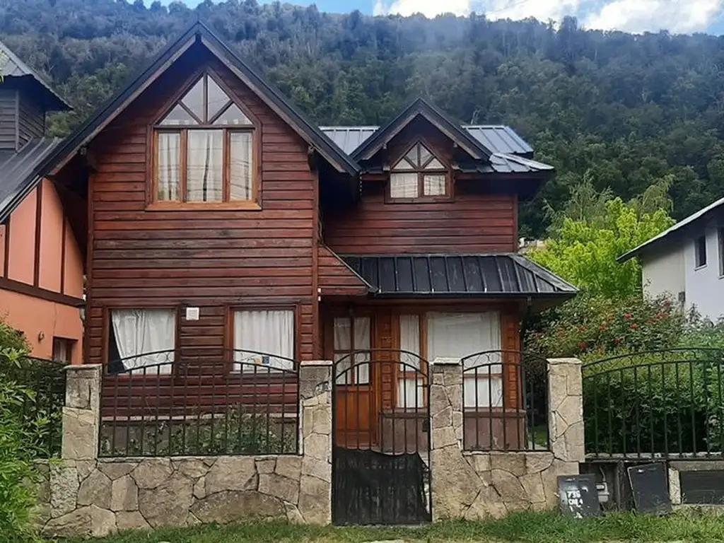 RE/MAX VENDE CASA 3 AMB - SAN MARTIN DE LOS ANDES