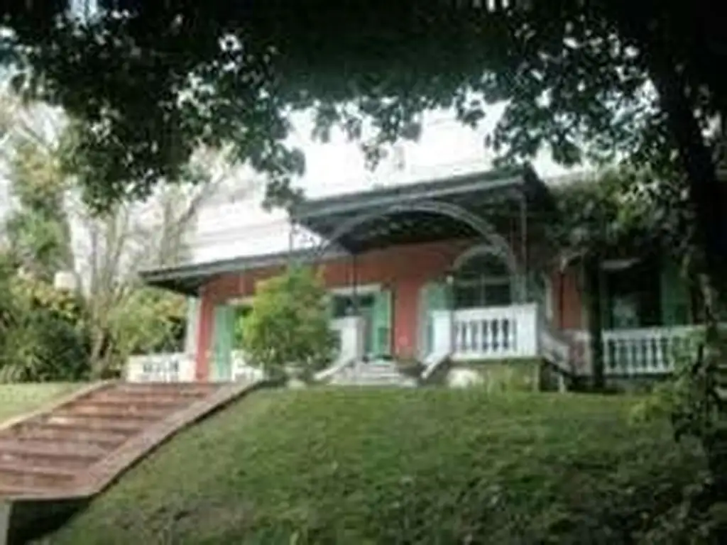 Casa colonial autentica, en casco historico, sobre la barrranca. Gran vista!