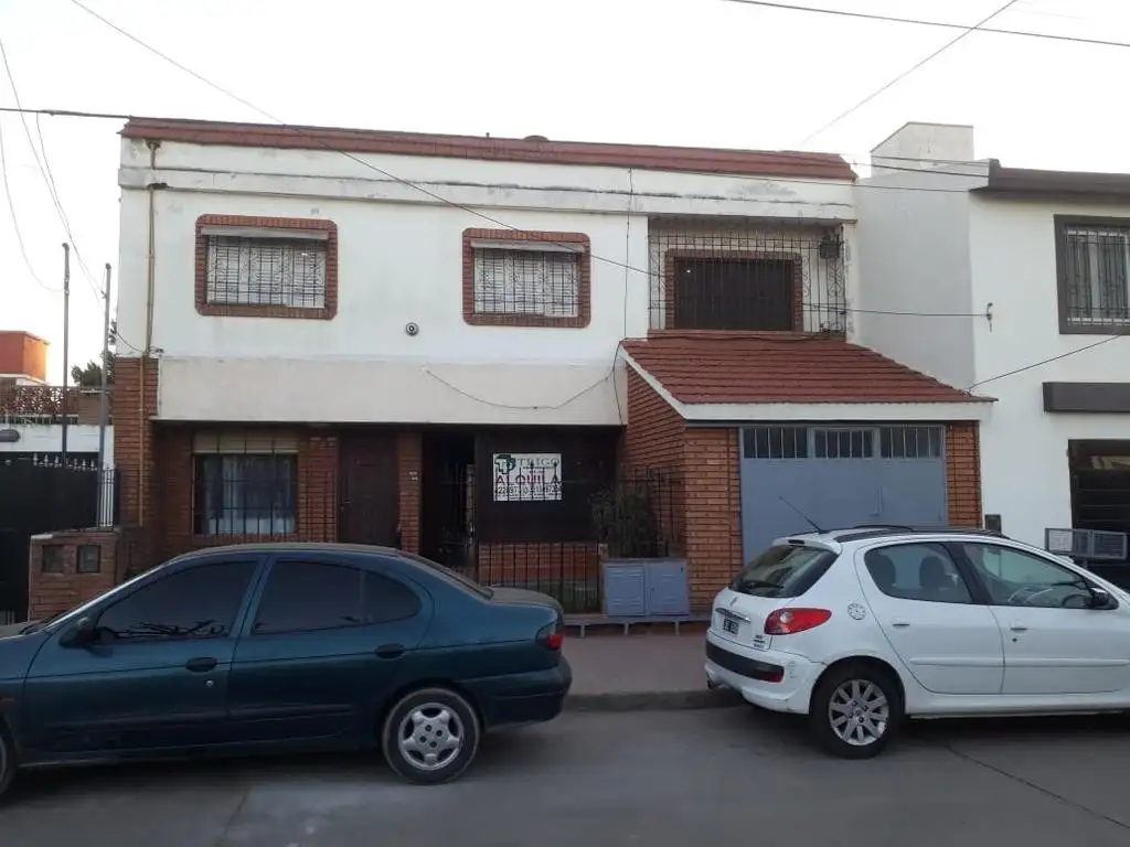 CASA y DEPTO  6 dormitorios SAN LORENZO calle Seguí entre Lerena y Leiva