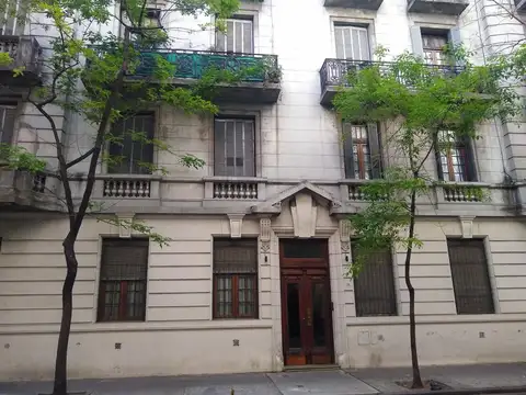 SEMIPISO AL FRENTE DE ESTILO A REFACCIONAR - 108 m2 APROX - IDEAL INVERSOR - ZONA RINCON AL 200