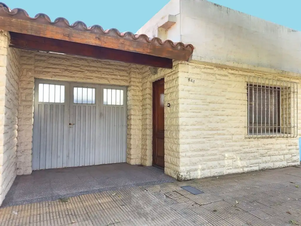 VENTA PH Tipo Casa_ 156m2_ 4 amb_ 2 coch_ Fondo