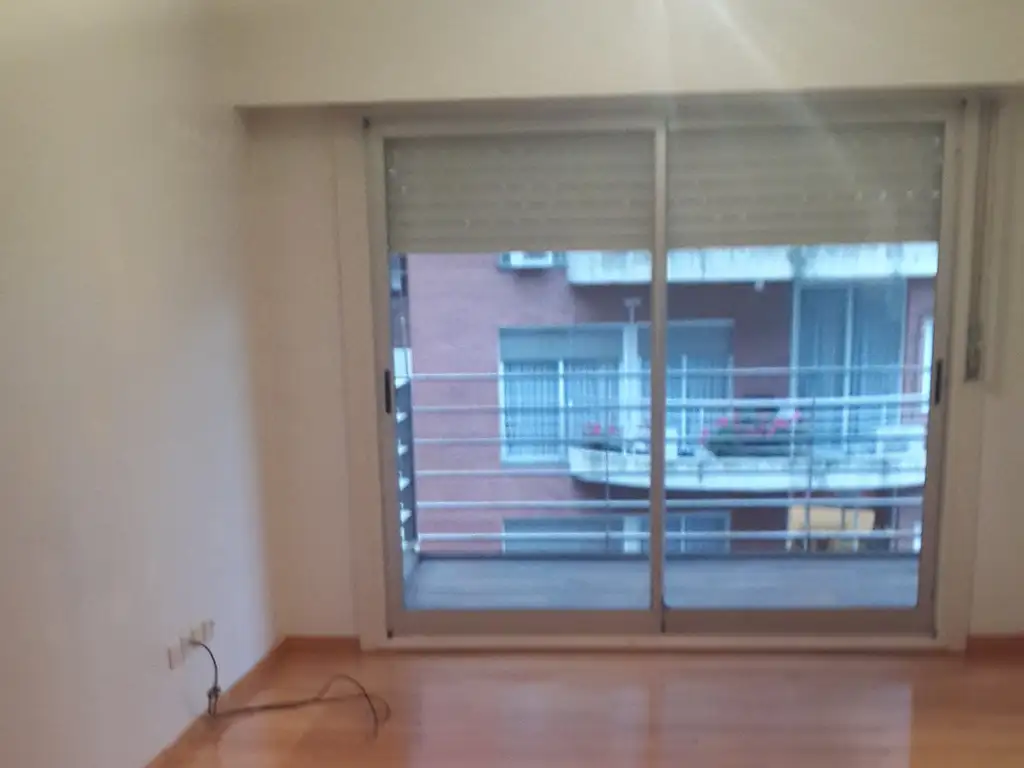 Alquiler dtpo. 3 amb. luminoso, balcon a la calle. cochera, amenities. Belgrano