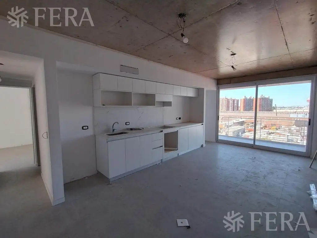 Venta de departamento 3 ambientes con balcón corrido en Sarandí