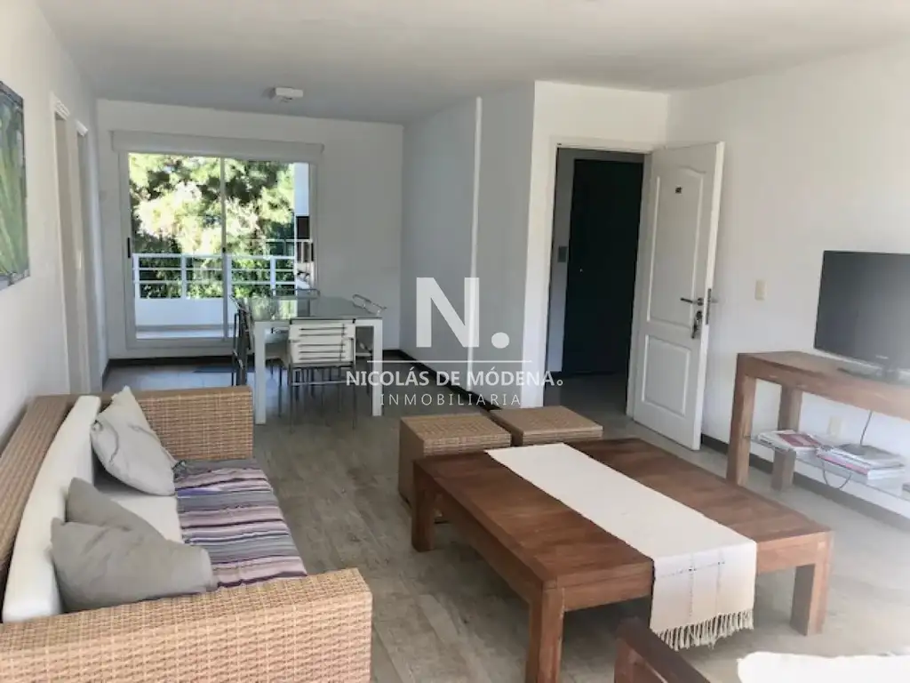 Vende departamento de 2 dormitorios en venta, cerca del mar en Playa Brava