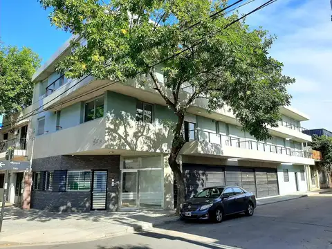 DEPARTAMENTO A ESTRENAR DE CON COCHERA Y PATIO EXCLUSIVO