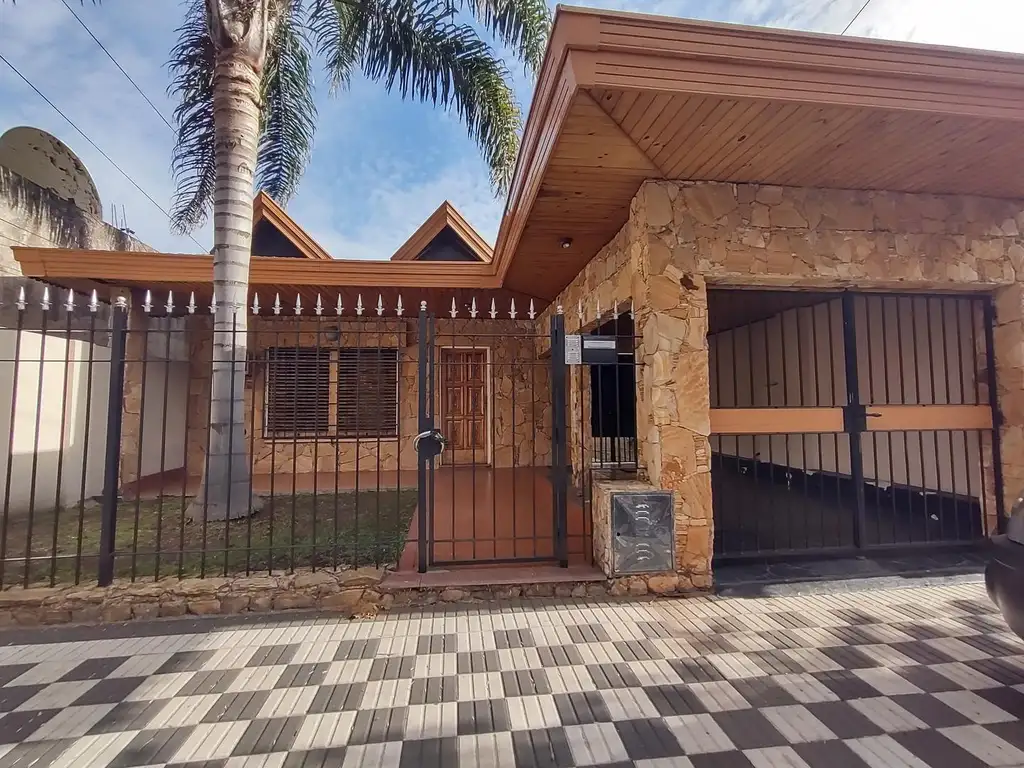 Casa en venta 4 ambientes garage quincho parrilla Temperley