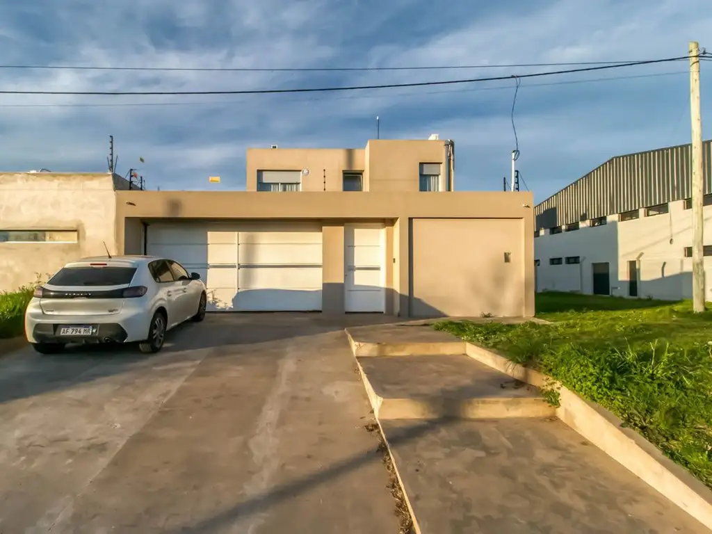 Casa Venta La Plata 4 dormitorios cochera pileta