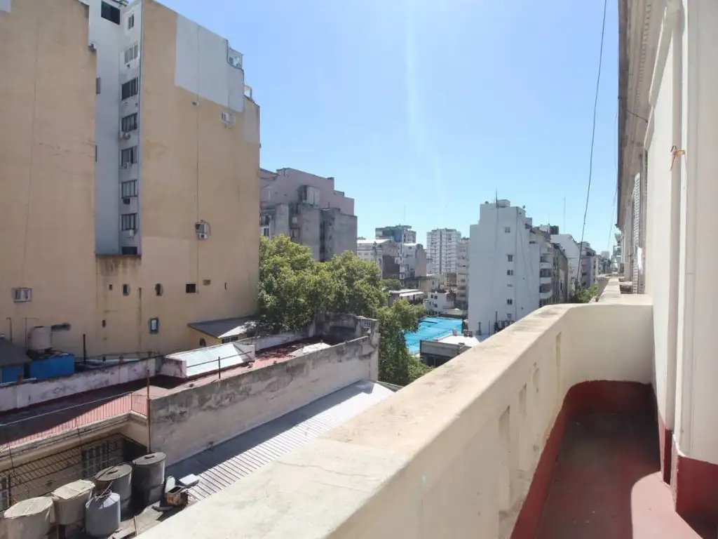 Venta Semipiso 7 ambientes, Apto profesional - Balvanera