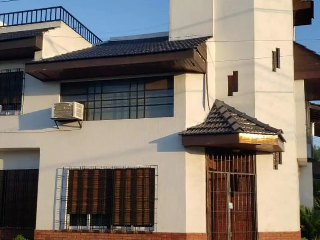 Casa Chalet  en Venta en El Palomar, Morón, G.B.A. Zona Oeste