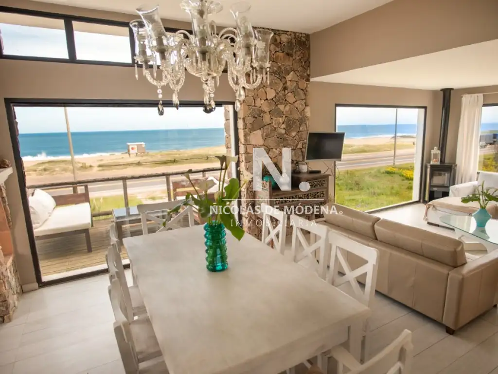 Casa en venta con vista al mar