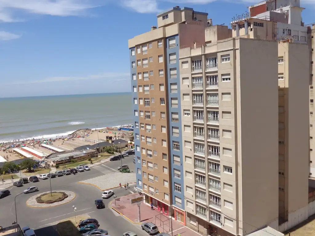 Alquilo luminoso monoambiente sobre avenida 23 entre costanera y calle 14