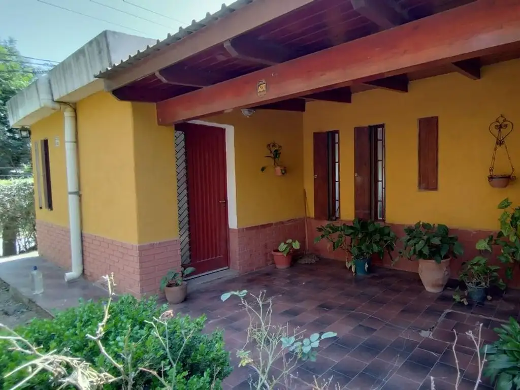 VENTA CASA 2 DORMITORIOS  EN VILLA ALLENDE PARQUE