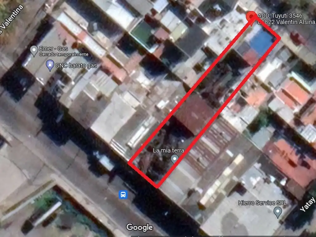 LOTE CON VIVIENDA DE 8,66M X 56,20 M, SUPERFICIE 486M2, SALIDA A DOS CALLES.