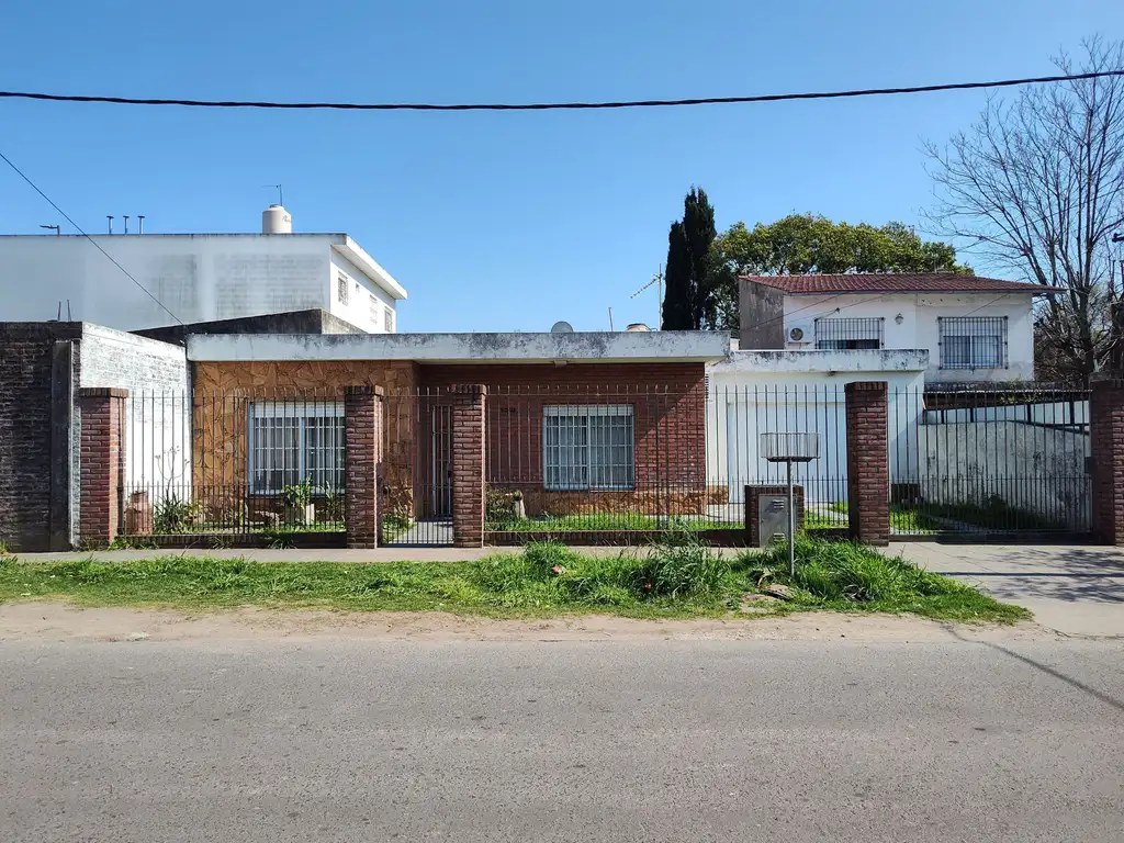 VENTA CASA 3 AMB CON COCHERA HUDSON BERAZATEGUI