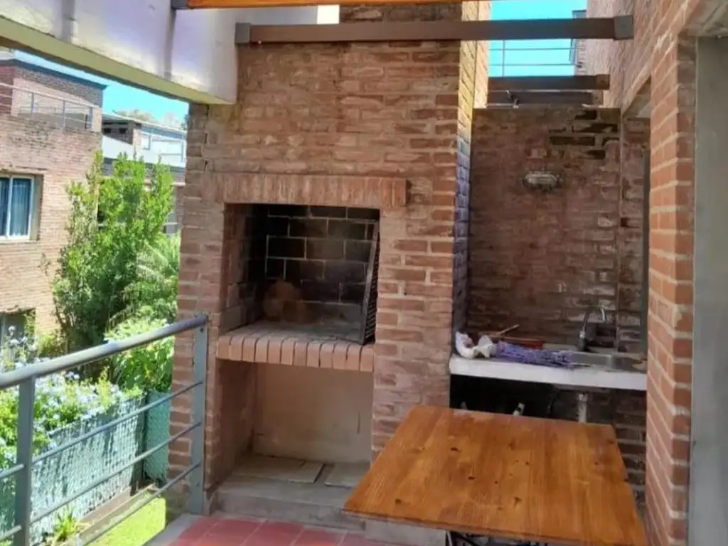 Dúplex con Terraza, Parrilla, Cochera y Baulera - Pilar