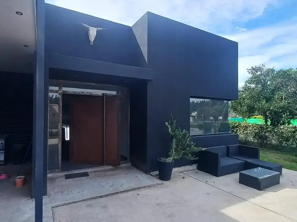 Azahares del Paraná - Casa de dos dormitorios en venta