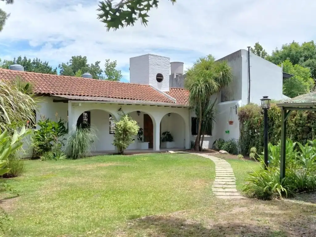 Casa en alquiler de 1 dormitorio en Villa Gobernador Udaondo