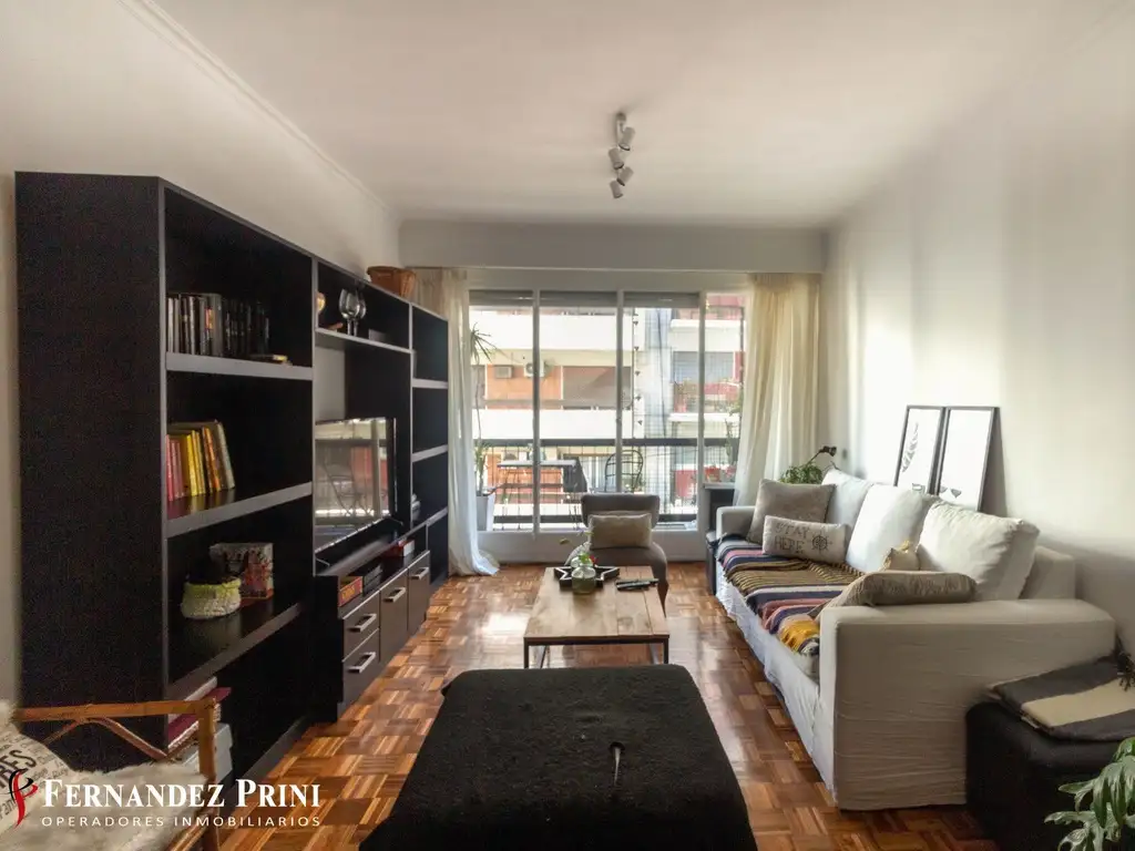 Excelente departamento 4 ambientes con amplio balcón en Recoleta