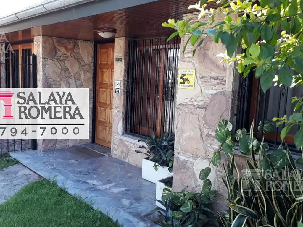 Casa   venta  -  Martinez - lote propio, hermoso jardin - 148 mts - 2 dormitorios y dependencia