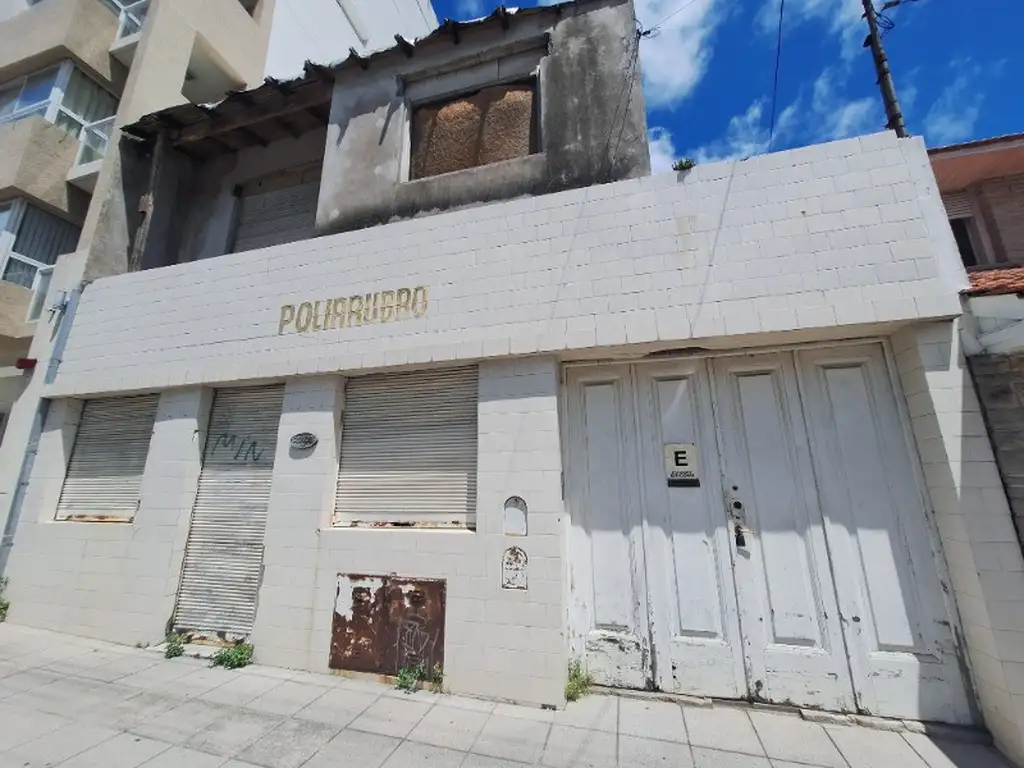 LOTE EN VENTA CON CONSTRUCION A DEMOLER