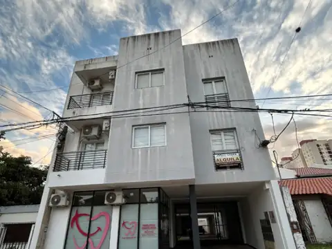 Departamento en alquiler de 1 dormitorio c/ cochera en Macrocentro