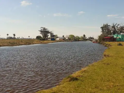 DOS CHACRAS EN VENTA SOBRE EL ARROYO DE VALIZAS