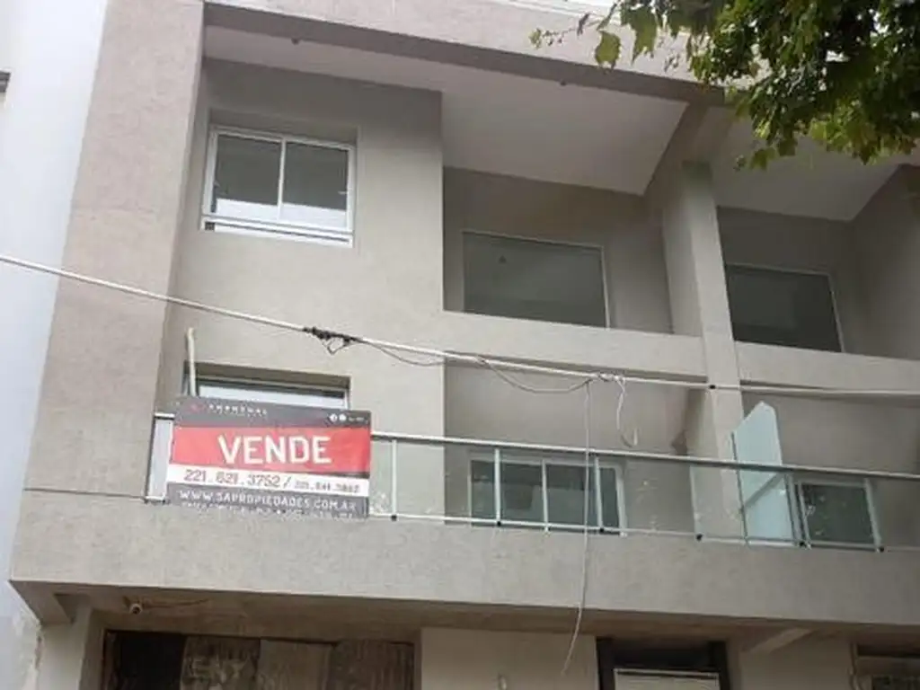 Departamento / Duplex - Av 32 Entre 4 y 5 - La Plata