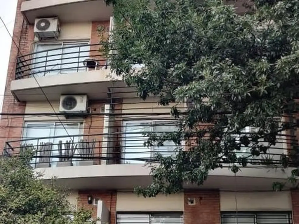 Excelente departamento 2 ambientes a la venta.