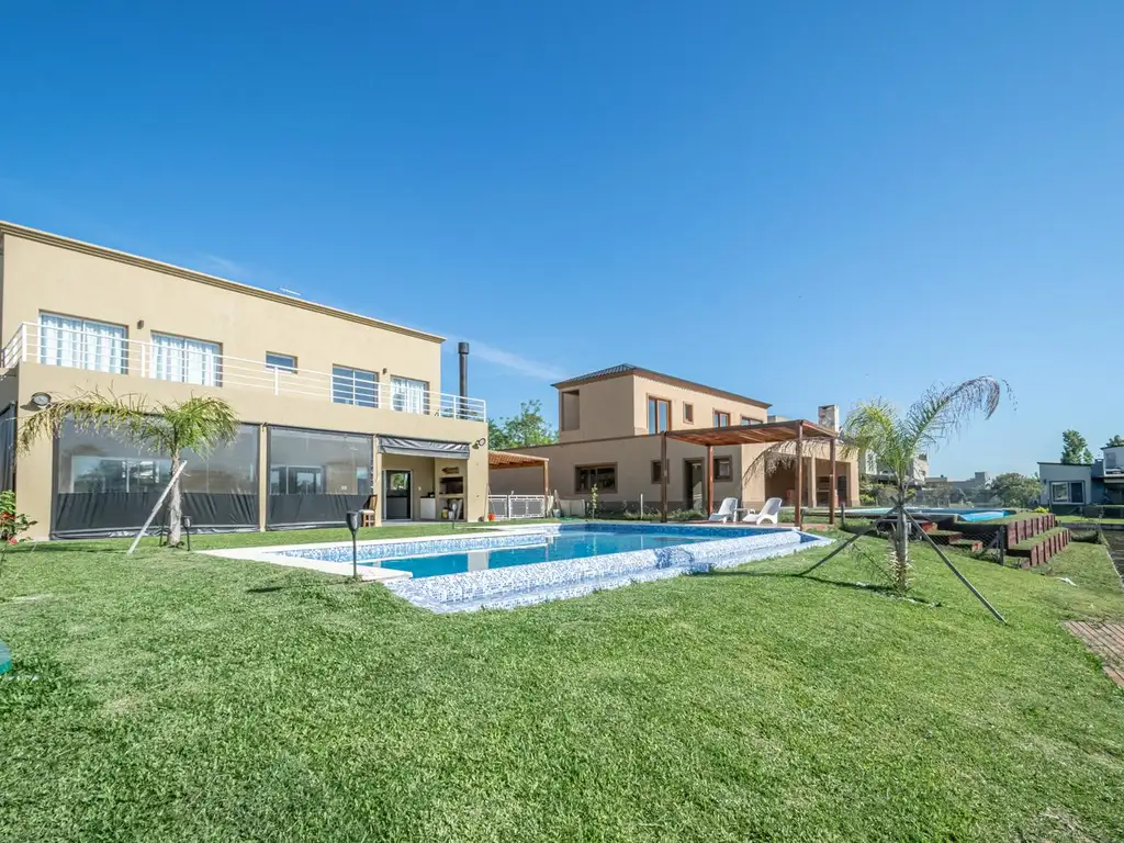 Casa en Ingeniero Maschwitz con vista a la laguna