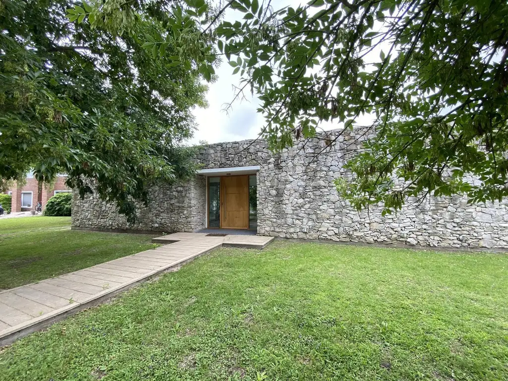 Casa en  haras del sur 1 en planta baja