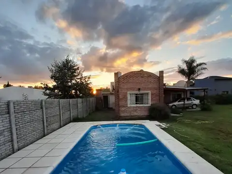 VENTA CASA 3 AMB CON PILETA SAN MIGUEL DEL MONTE