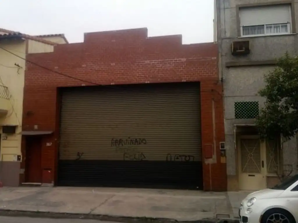 Excelente deposito 220 m2 con 2 baños. apto local comercial por su ubicacion