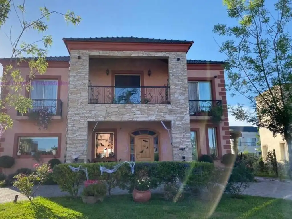 Casa en venta en Ayres Plaza,  Pilar