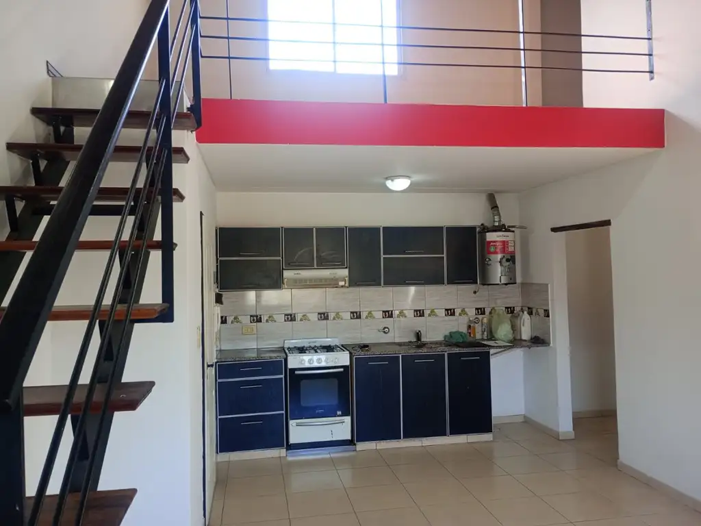 DEPARTAMENTO TRES AMBIENTES EN PRIMER PISO EN BERAZATEGUI $630.000