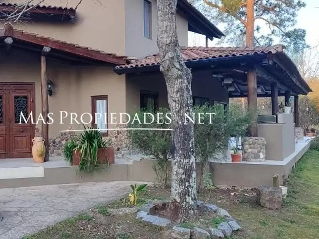 Casa en Venta En Club Jardín Náutico Escobar