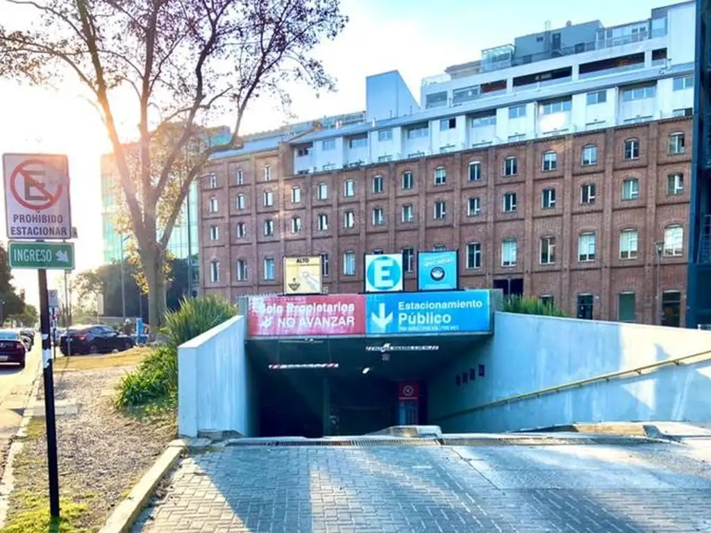 Vanta cochera en Ciudad Ribera