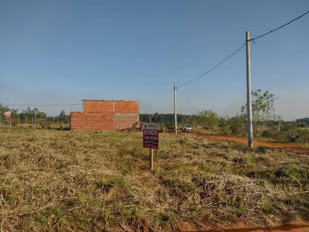 (V130) Terreno en esquina Barrio Santa Helena