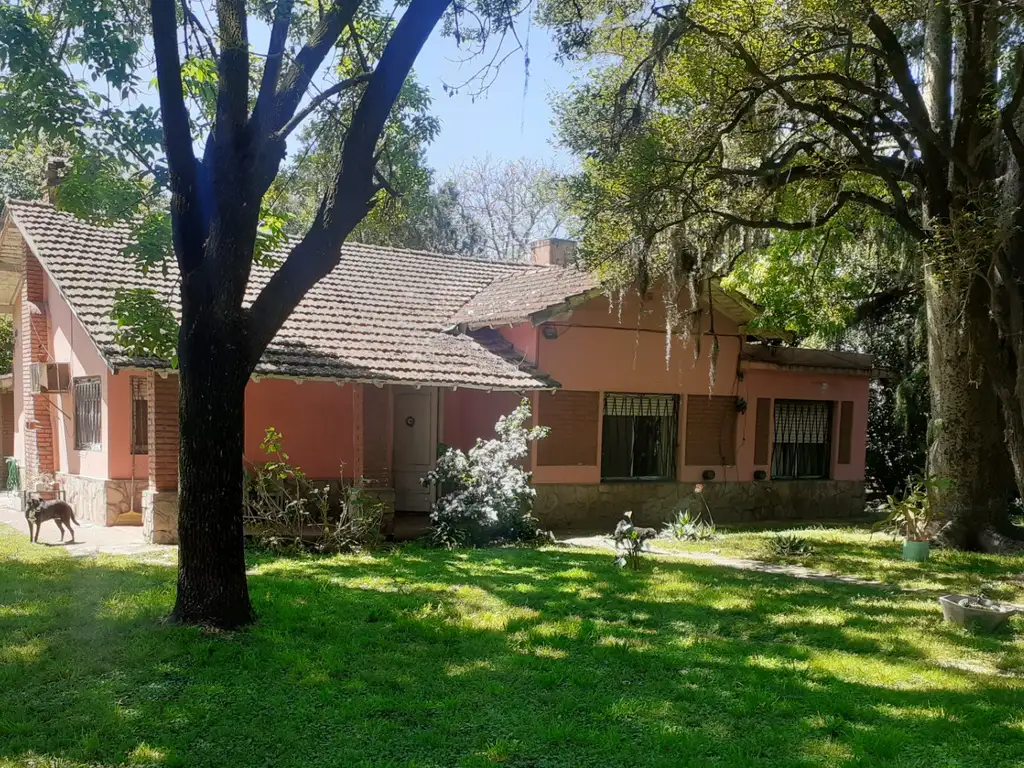 DON TORCUATO CASA CON PILETA Y PARQUE DE1792 M2