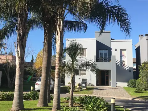 Casa en  Alquiler Temporario Barrio Las Orquídeas