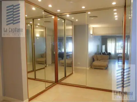 Casa en Venta - 5 dormitorios - USD 790.000