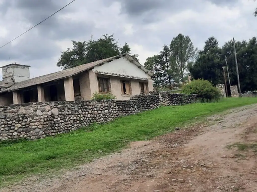 VENTA CASONA A RECIC PILETA LOTE 5500 M2 LA GRANJA