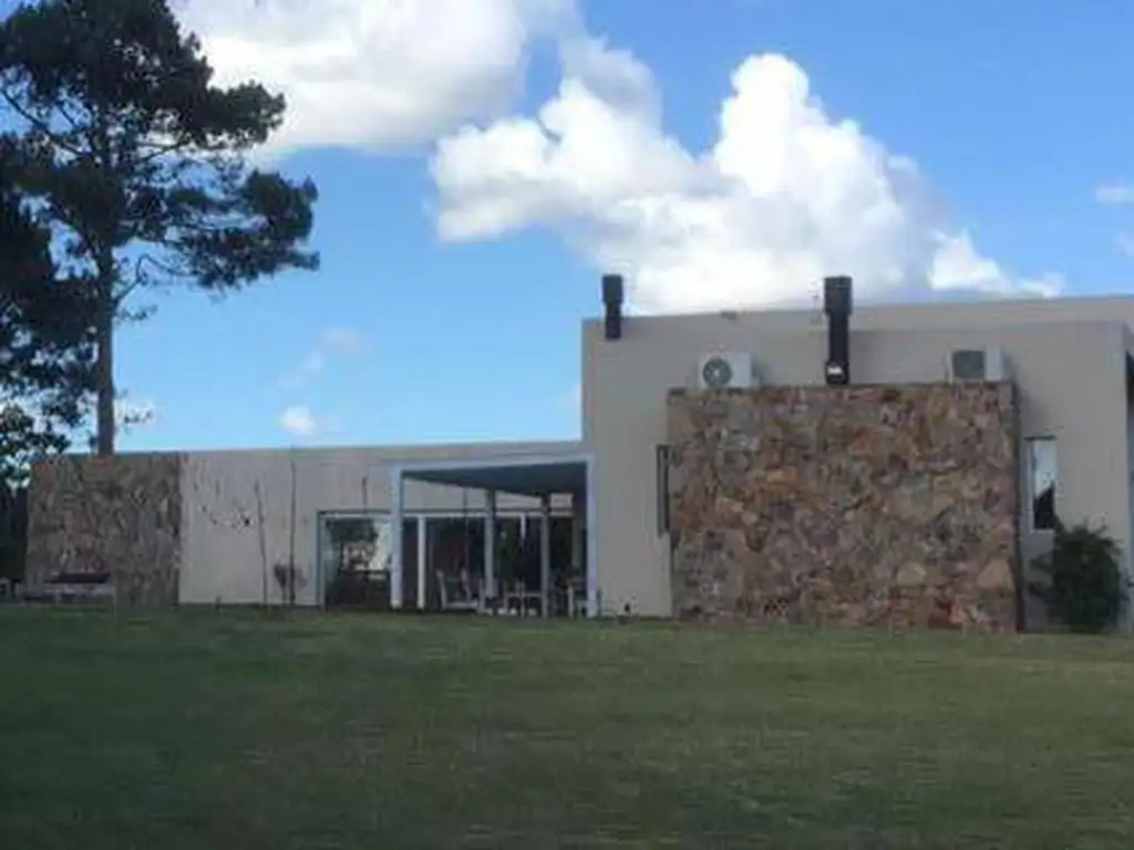 Lindísima casa en venta en La Barra en  Punta del Este