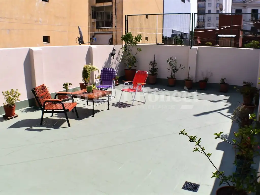 PH de 4 Ambientes con Dependencia de Servicio y Terraza