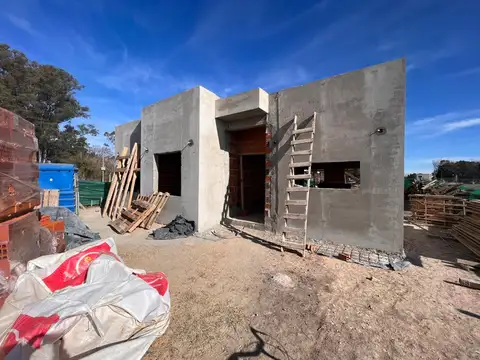 VENTA casa de tres dormitorios con JARDÍN en Santa Elisa Pilar del Este - Foto 0